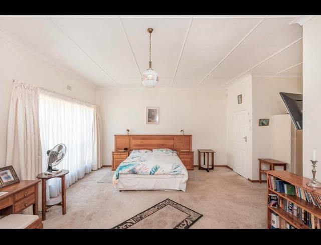 4 BEDROOM HOUSE FOR SALE IN SOUTH KENSINGTON